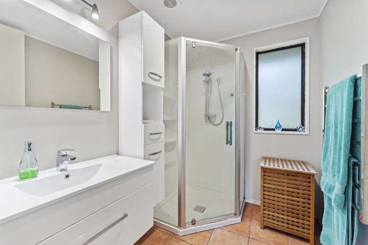 37 Hookway Grove Paraparaumu_6