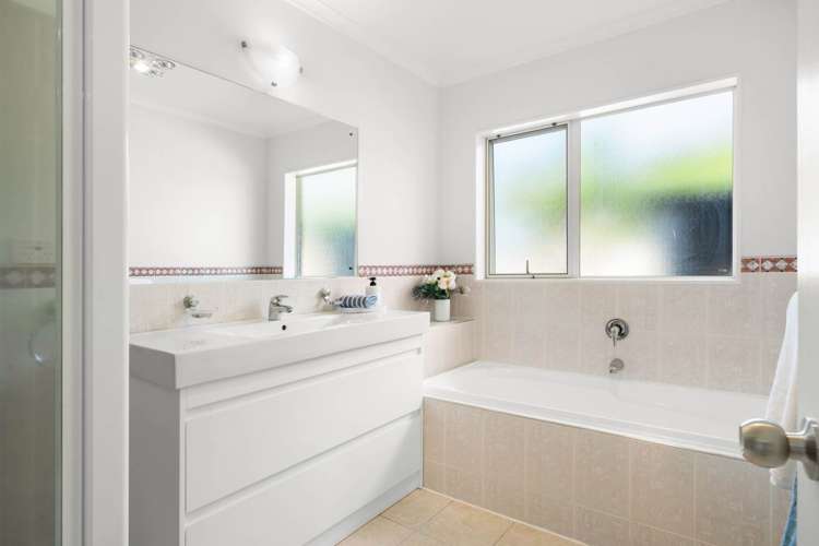 7 Nier Place East Tamaki Heights_18