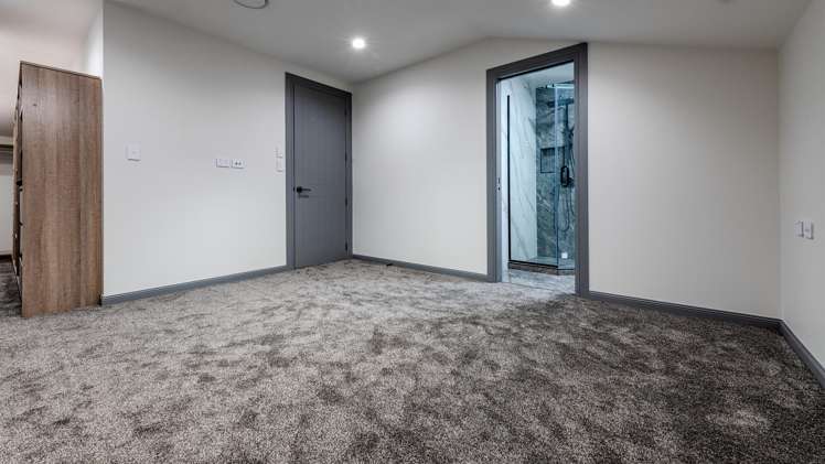 14 Greenstead Close Flat Bush_35