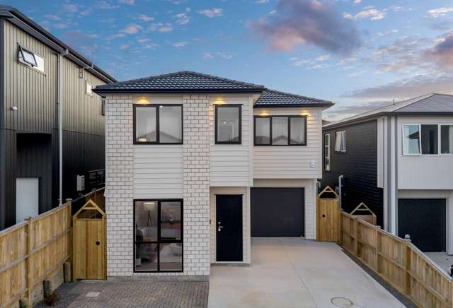 Master Built Gem with Reverse views!