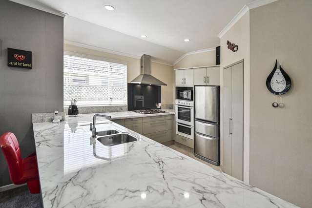 408 King Street South Hastings_1