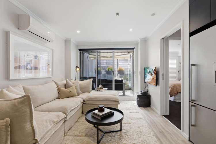 2/19 Victoria Road (The Cascades) Mt Maunganui_4