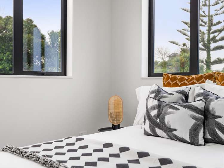 46a & 46b Woodford Avenue Henderson_16