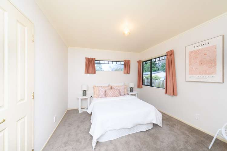 8 Suffolk Crescent Feilding_11