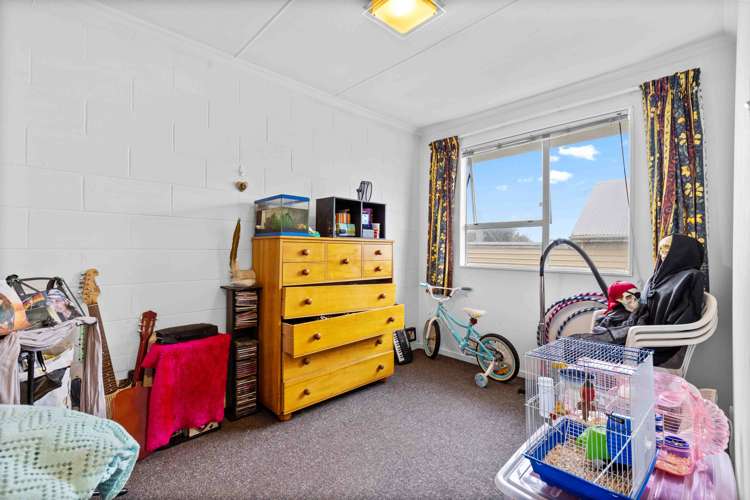 2/214 Crinan Street Appleby_11