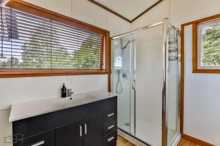 33 Kauri Loop Road Oratia_15