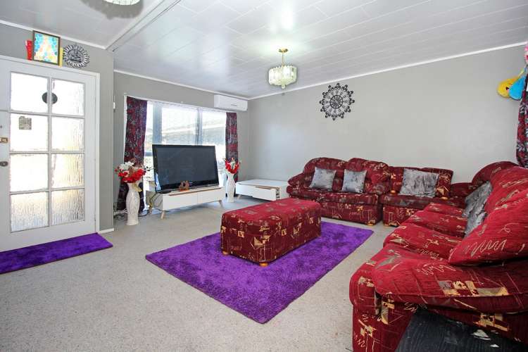 2/4 Espada Place Clover Park_2