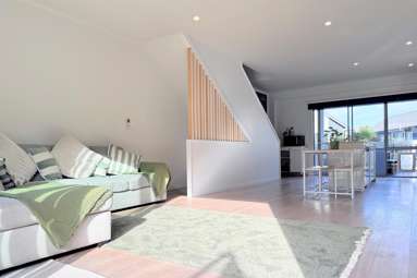 33/27 Powell Street_3