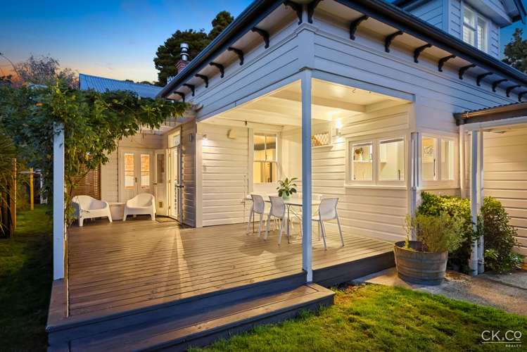 2 Barton Road Heretaunga_21