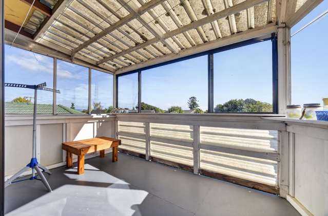 2/2 Nikau Street Stoke_3