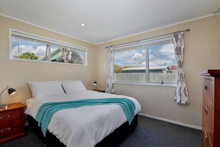 7 Karina Place Glen Eden_9