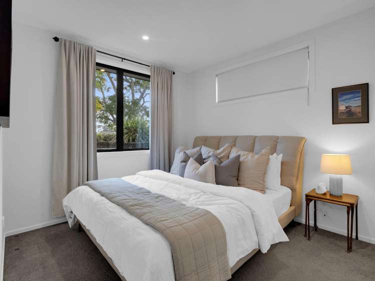 73A Houchens Road Glenview_17