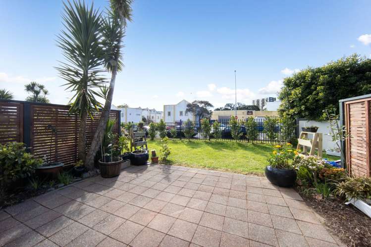 7/1 Ambrico Place New Lynn_9