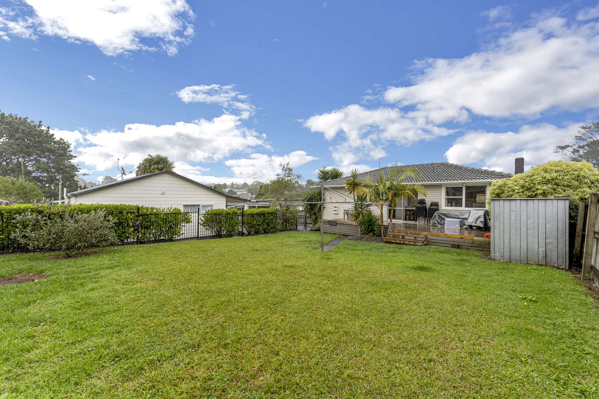 13 & 13A Barnfield Place Glendene Waitakere City Houses for Sale