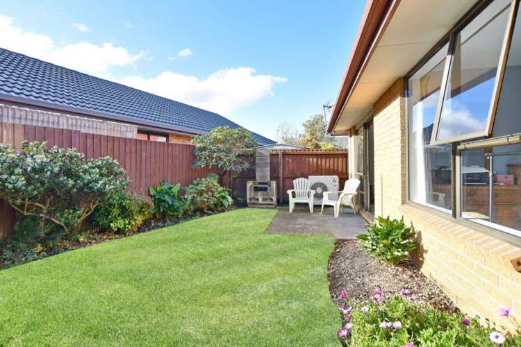 2/11 Dumfries Drive Hei Hei_11