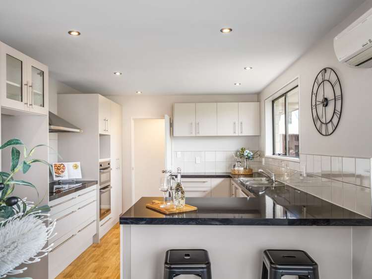 49 Yellowstone Crescent Burwood_15