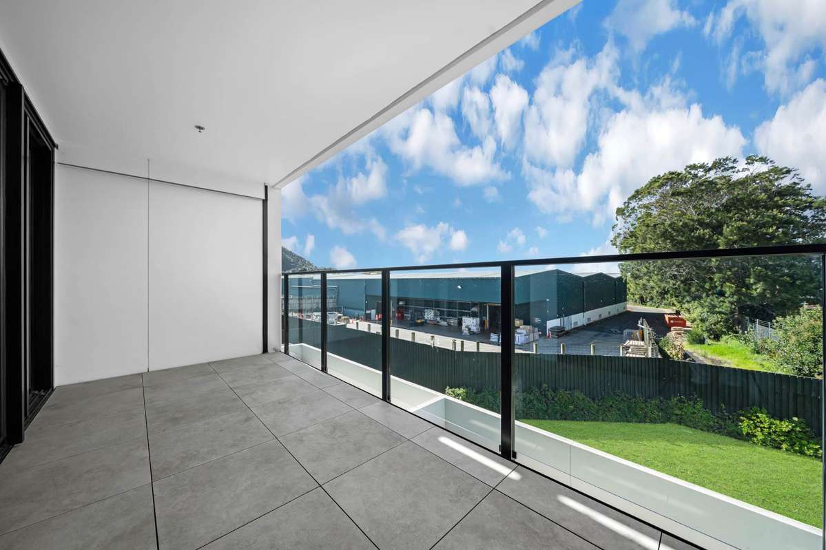 102/12 Barrack Road_3