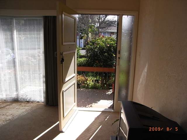 2/8 Rongo Road Royal Oak_3