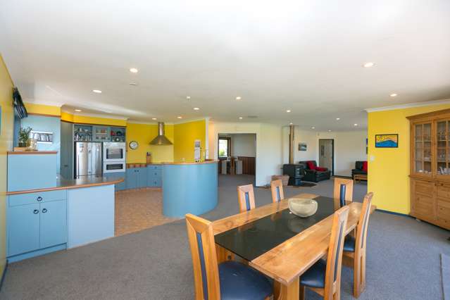 930 Upland Road Egmont Village_1