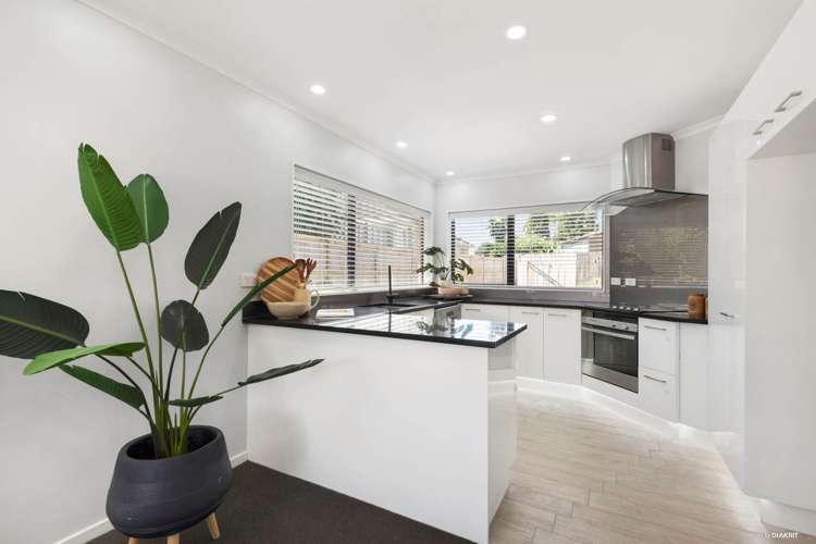 59a Cobham Crescent Kelston_6