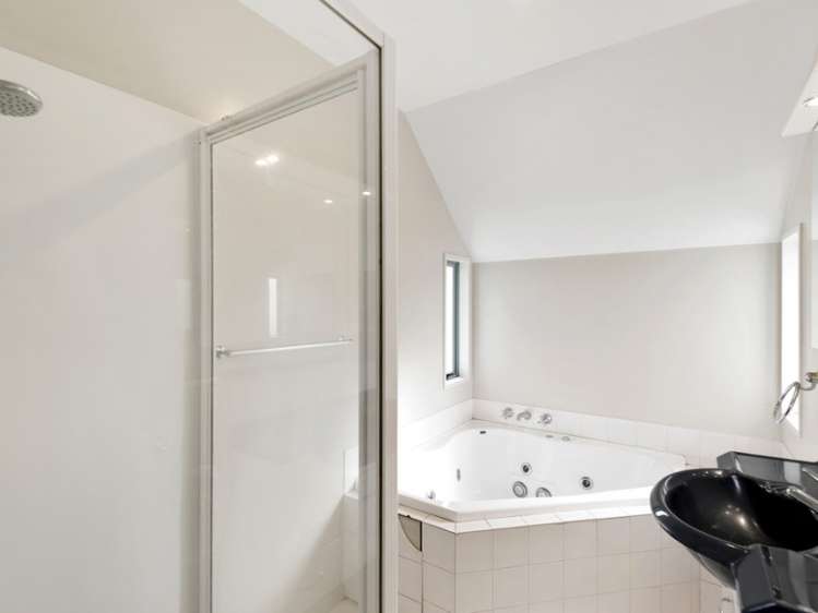 1/19 Longley Place Addington_8