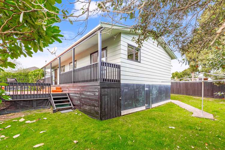 2/91a Beach Road Te Atatu Peninsula_5