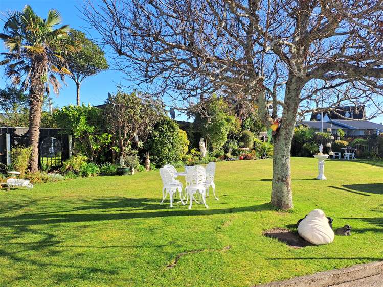 17 Ngahue Crescent Carters Beach_12