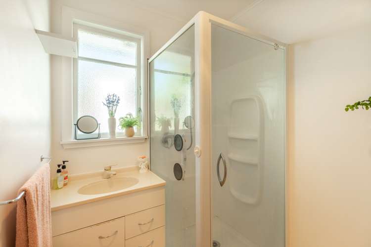 6 Kaitawa Crescent Paraparaumu_12