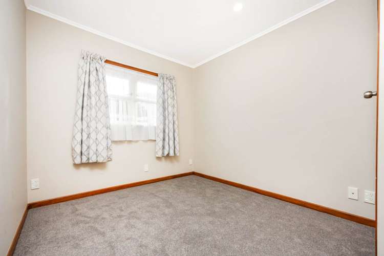 28 James Laurie Street Henderson_13