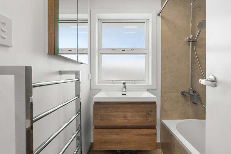 105 Springs Road Hornby_9