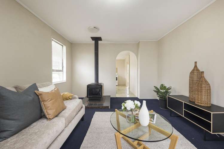 12 Escort Grove Awapuni_5