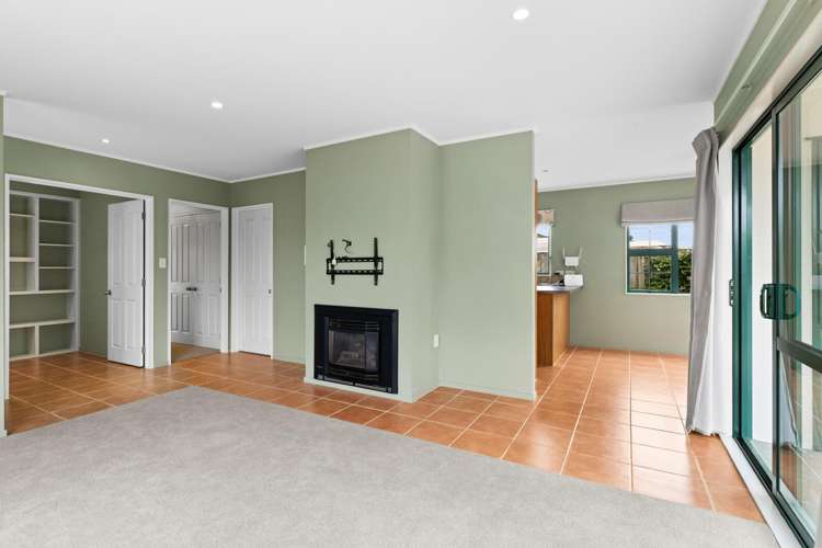 199 Frimley Oaks Frimley_19