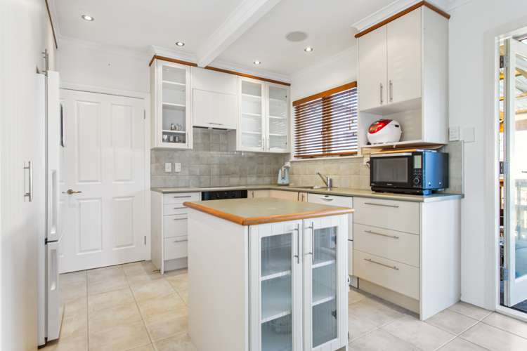 72 Moana Avenue One Tree Hill_4