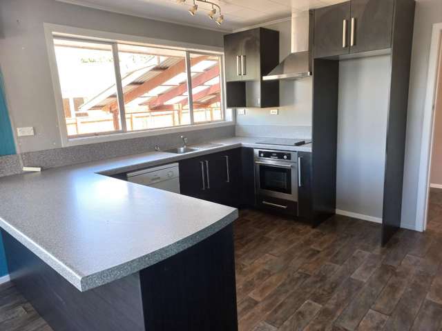 11 Fairbank Avenue Stratford_2