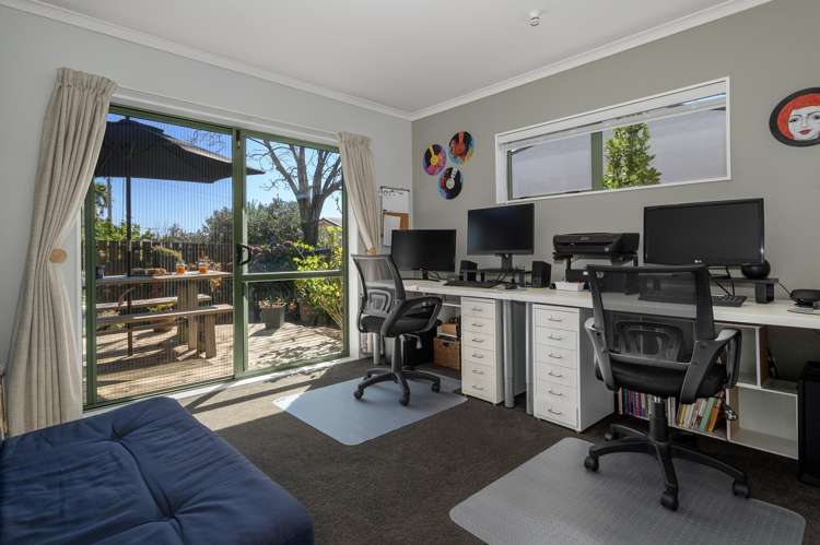 49E Coopers Road Gate Pa_14