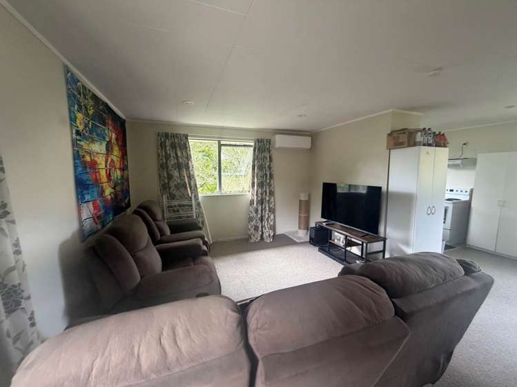 39 Holmes Drive South_4