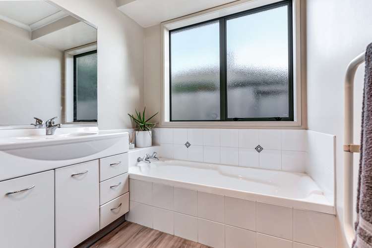 19 Nobleman Place Hamilton East_9