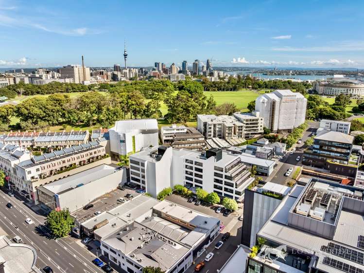 100 Carlton Gore Road Newmarket_14