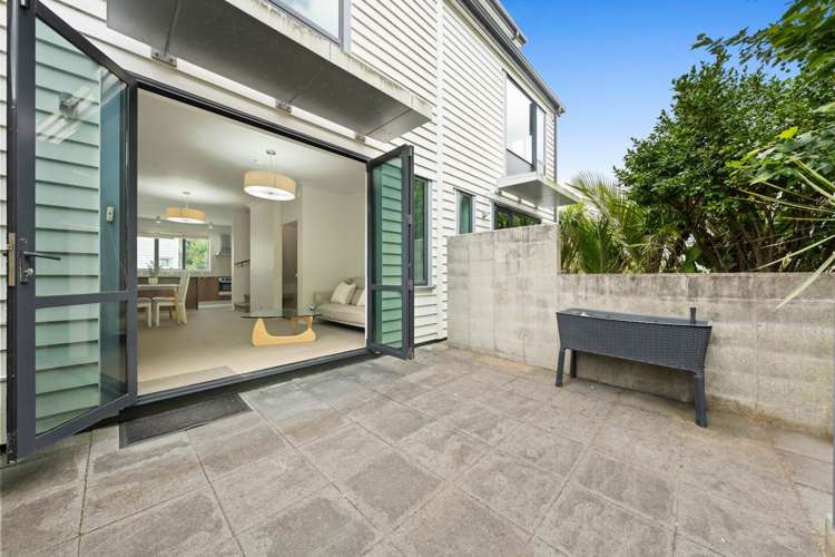 299 Murphys Road Flat Bush_17