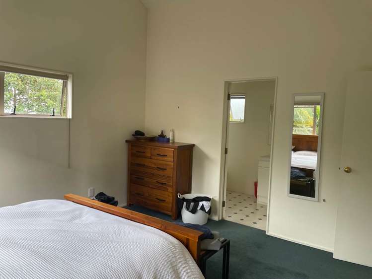 2/32 Seaview Road Castor Bay_13