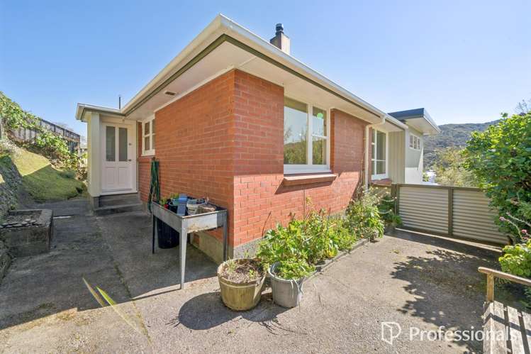 57 Coast Road Wainuiomata_16