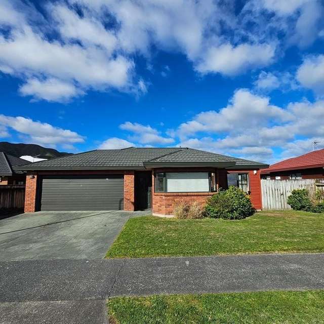 3 Bedroom house  with double garage in Waiwhetu