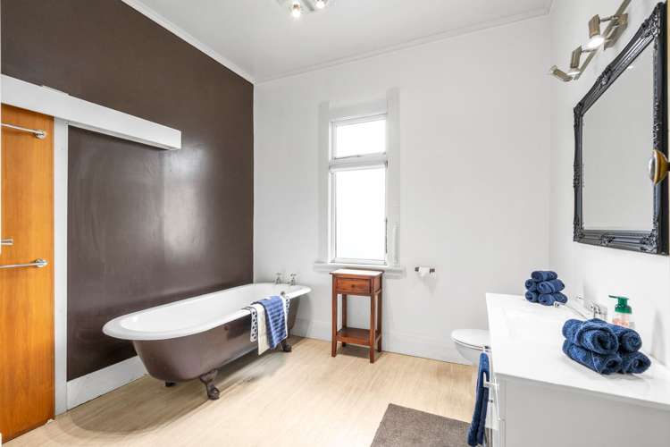 54 Earnslaw Street Avenal_29