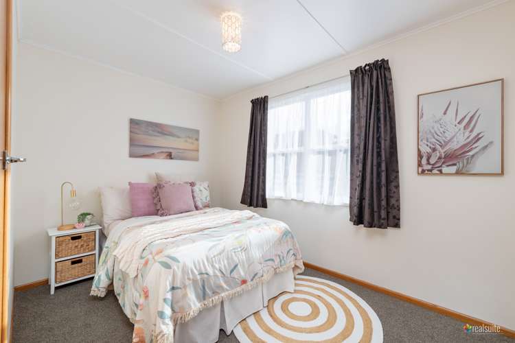 18 Mark Avenue Paparangi_12