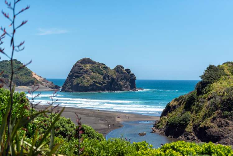 20 Garden Road Piha_21