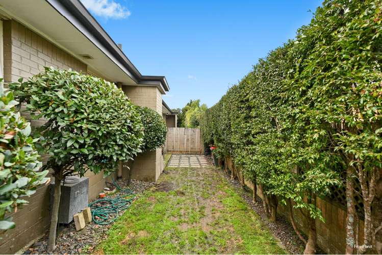 744 River Road Chartwell_13