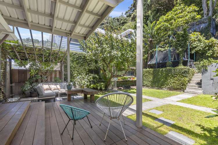 318 Queens Drive Lyall Bay_13