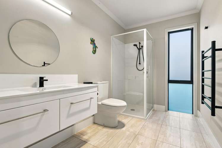 15 Noumea Drive Rangatira Park_21
