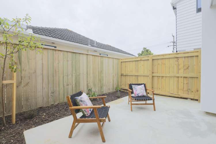 31 Wainuiomata Road Wainuiomata_12