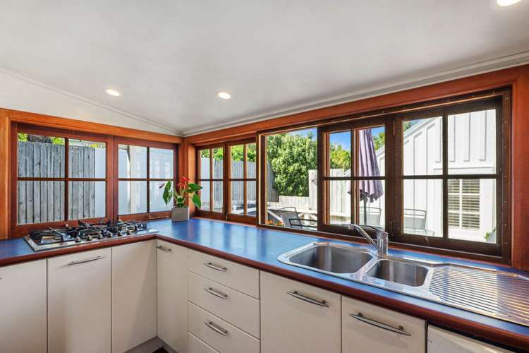 9 Hastings Parade Devonport_12